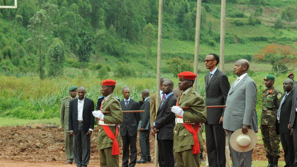 Presidents Kagame, Museveni officially launch Mbarara-Kigali road reconstruction- Gatuna, 23 December 2011.