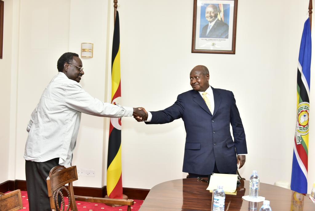Sejusa meets Museveni at State House Entebbe after return from exile.